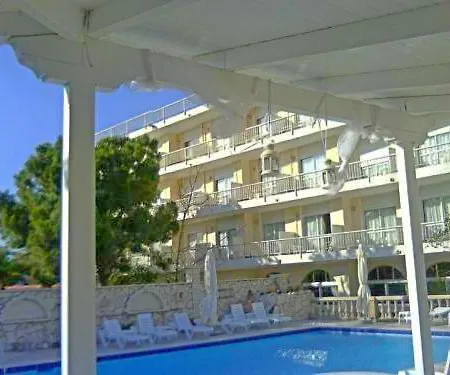 Otel Rodini Kato Rodini